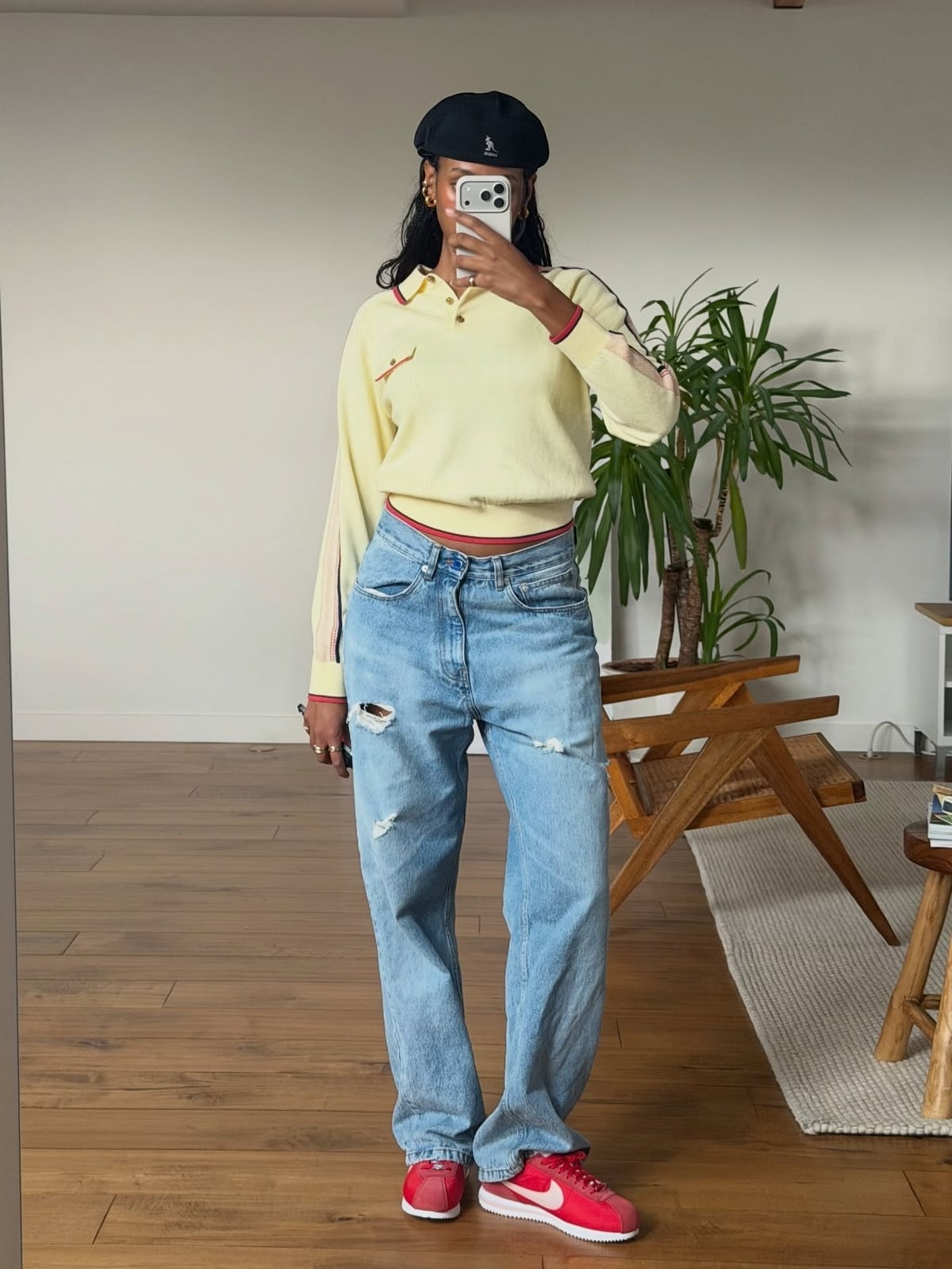 Relaxed Fit Jeans With Bright Sneakers — Classy Ripped Jeans Outfits