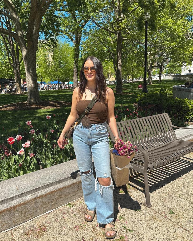 Wide Leg Jeans With Tube Top and Slides — Classy Ripped Jeans Outfits
