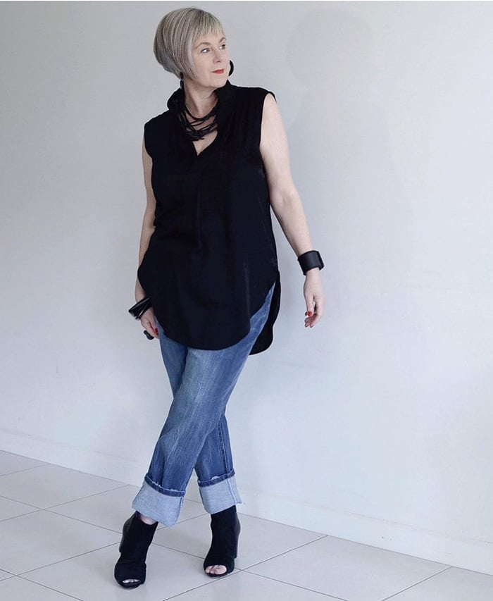 Sleeveless Tunic With Cuffed Jeans — Classy Rock Concert Outfits