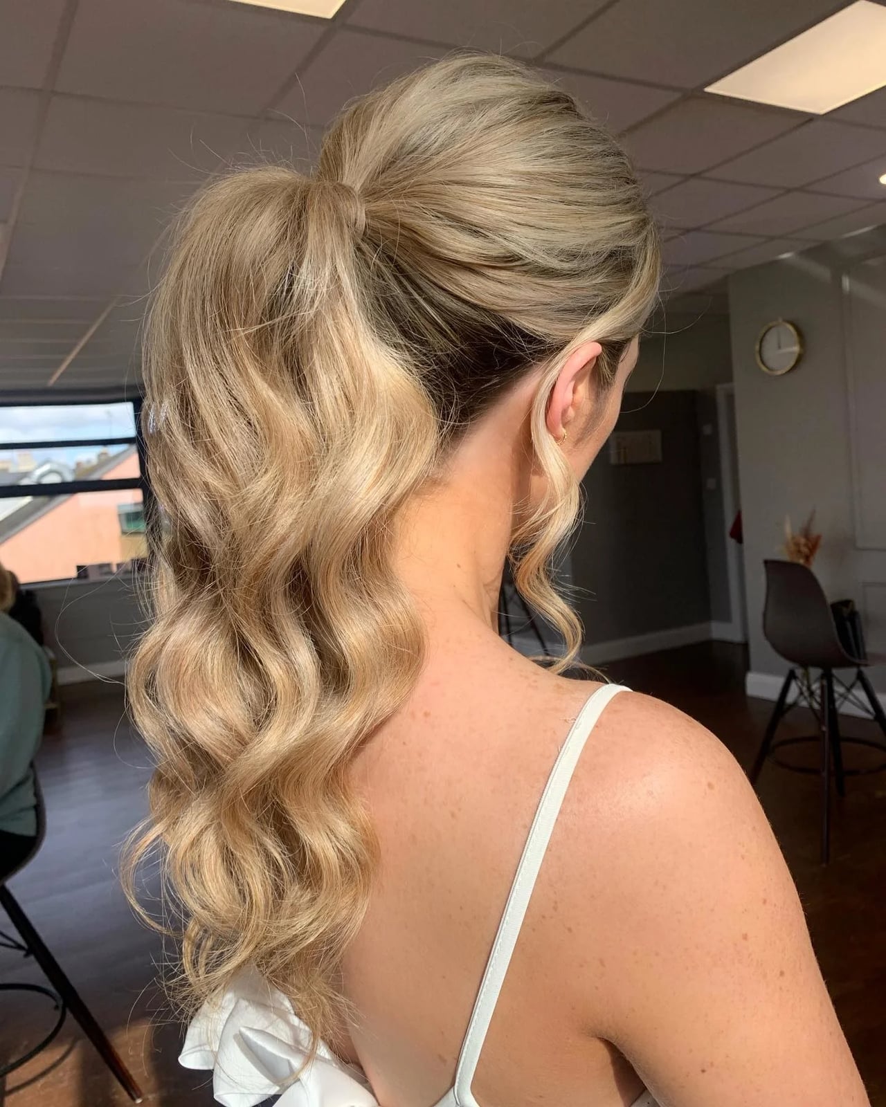 Voluminous Blonde Ponytail With Waves — Classy Running Hairstyles