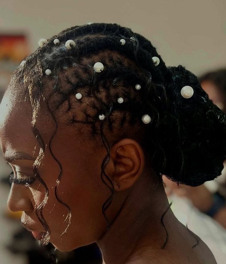 Visual Idea Visual Idea — Classy Sister Locs