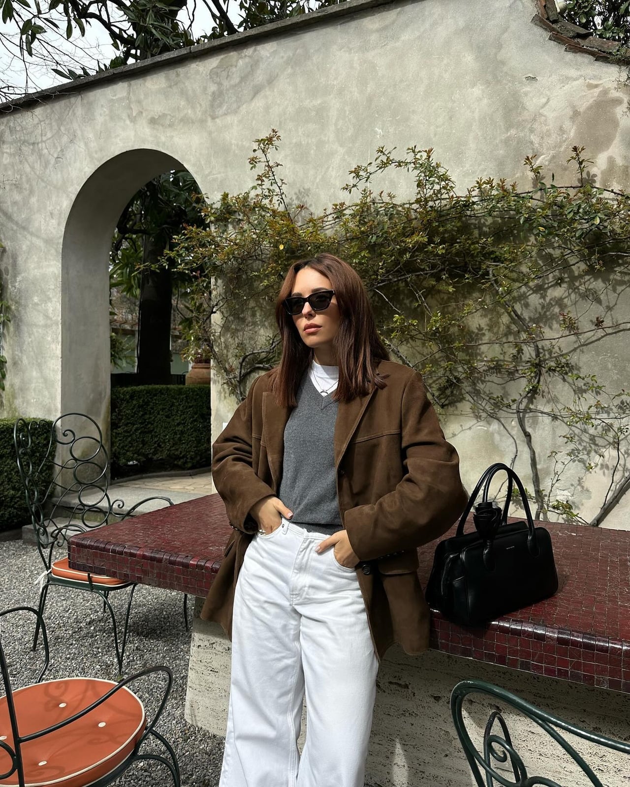 Classic Suede Jacket With Grey Sweater And White Jeans Classic Suede Jacket With Grey Sweater And White Jeans — Classy Suede Jacket Outfits