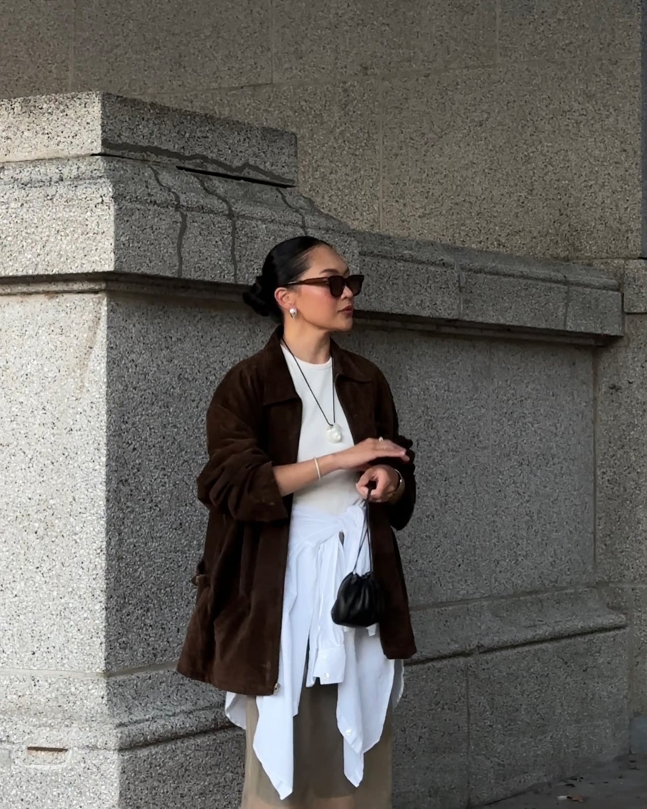 Layered White Shirt And Tank With Olive Trousers Layered White Shirt And Tank With Olive Trousers — Classy Suede Jacket Outfits