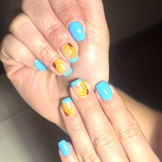 Short Square Sky Blue With Sunflower Accents Short Square Sky Blue With Sunflower Accents — Classy Sunflower Nails
