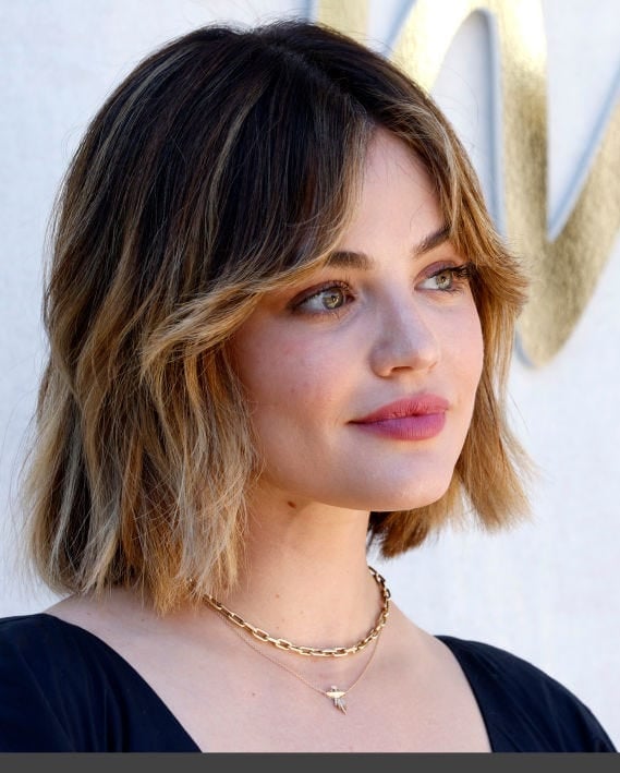 Layered Bob With Wavy Texture And Curtain Bangs Layered Bob With Wavy Texture And Curtain Bangs — Classy Thinning Hair