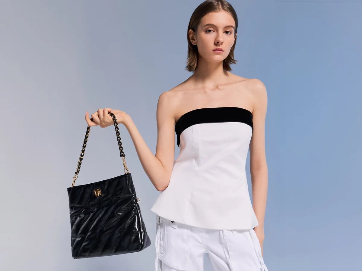 Ruched Tote Bag With Wide-Leg Pants — Classy Tote Bag Outfits