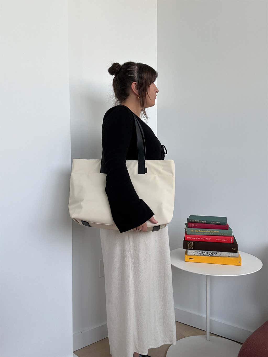 Cream Canvas Tote With Maxi Skirt — Classy Tote Bag Outfits