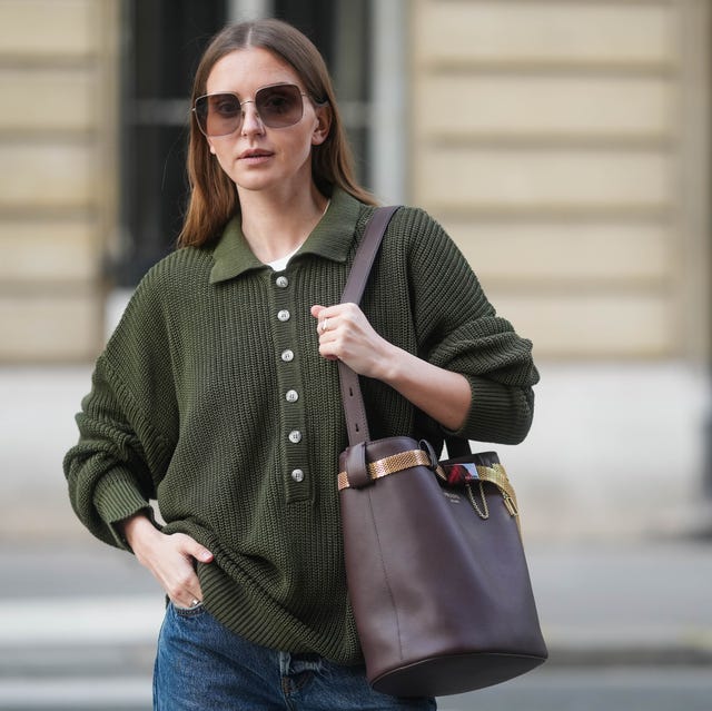Brown Bucket Bag With Green Sweater — Classy Tote Bag Outfits