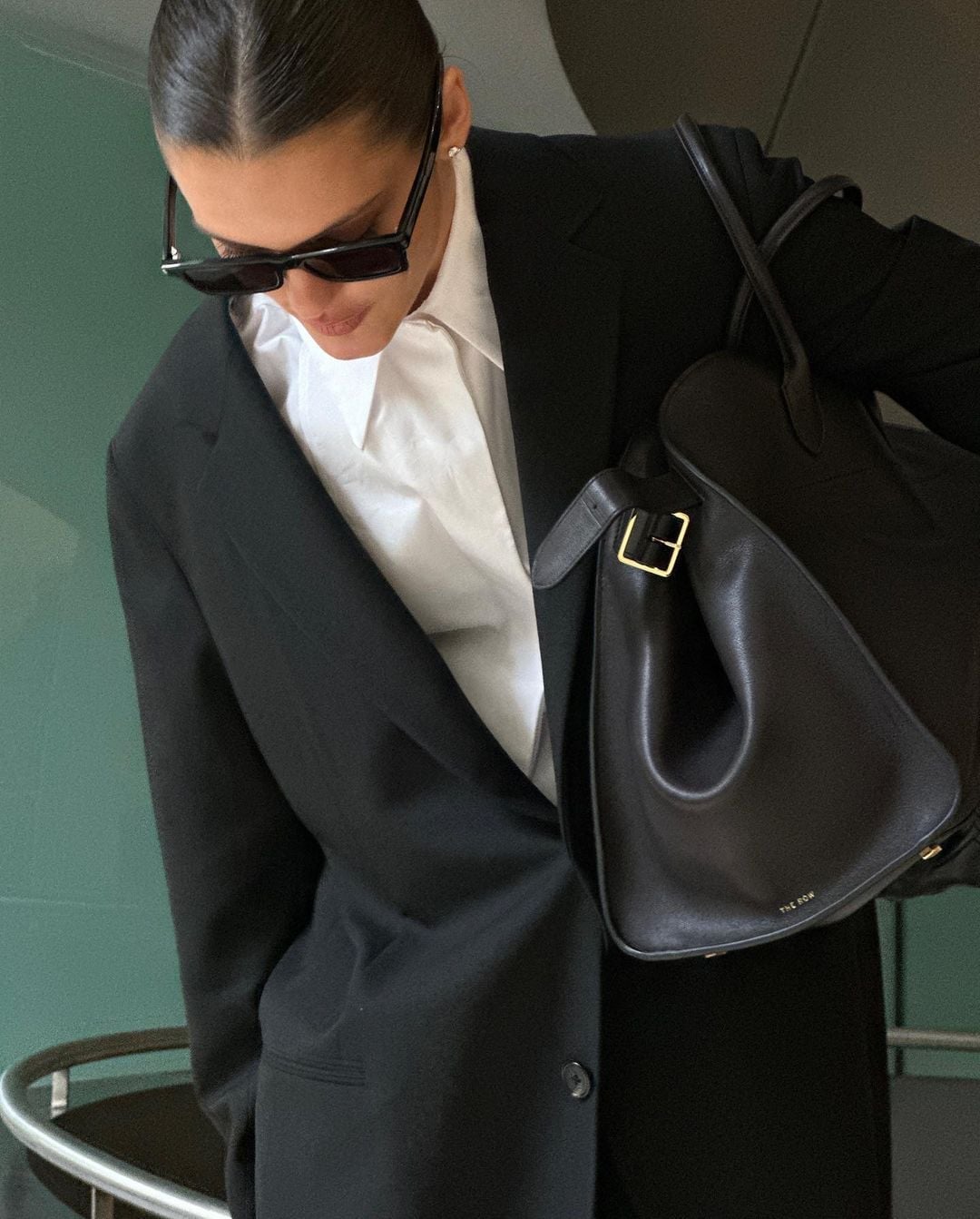 Chic Black Tote With Oversized Blazer — Classy Tote Bag Outfits