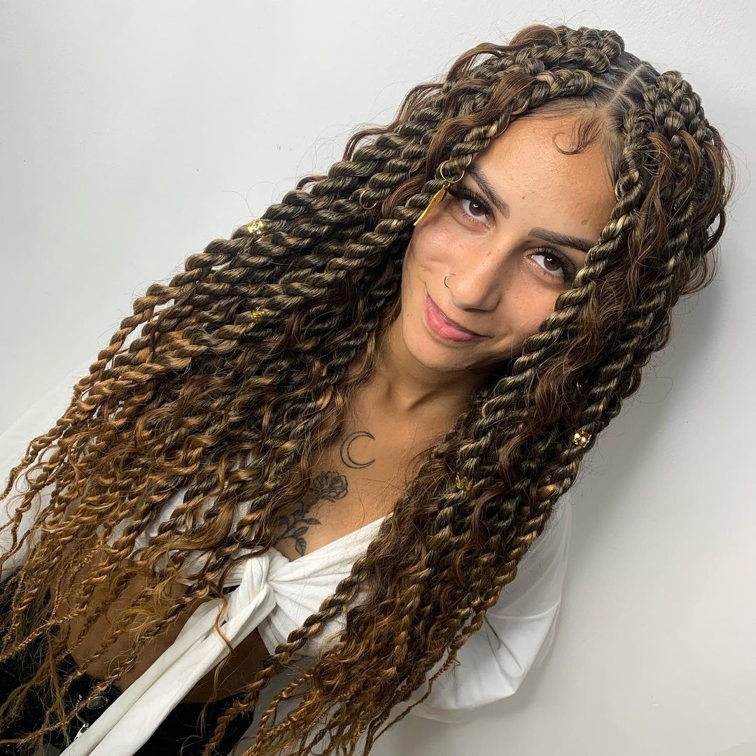 Mid-Back Twists With Brown And Blonde Highlights — Classy Twist Hairstyles