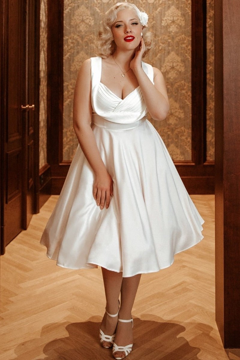 White Satin Dress with Sweetheart Neckline — Classy Vintage Outfits