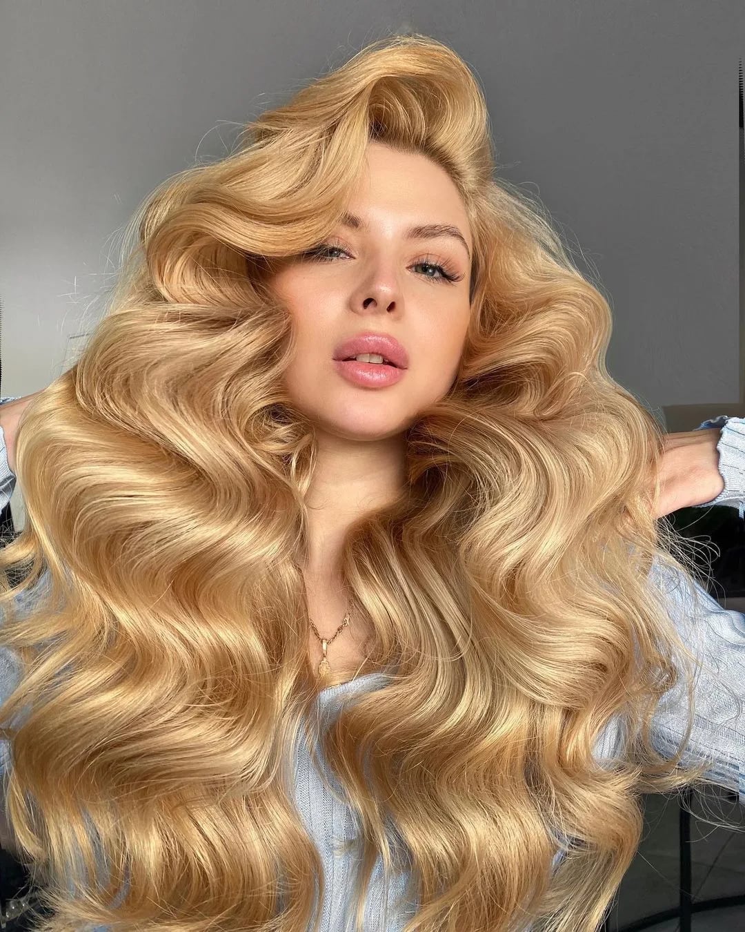 Mid-Back Waves With Honey Blonde Dimension — Classy Volumizing Hair