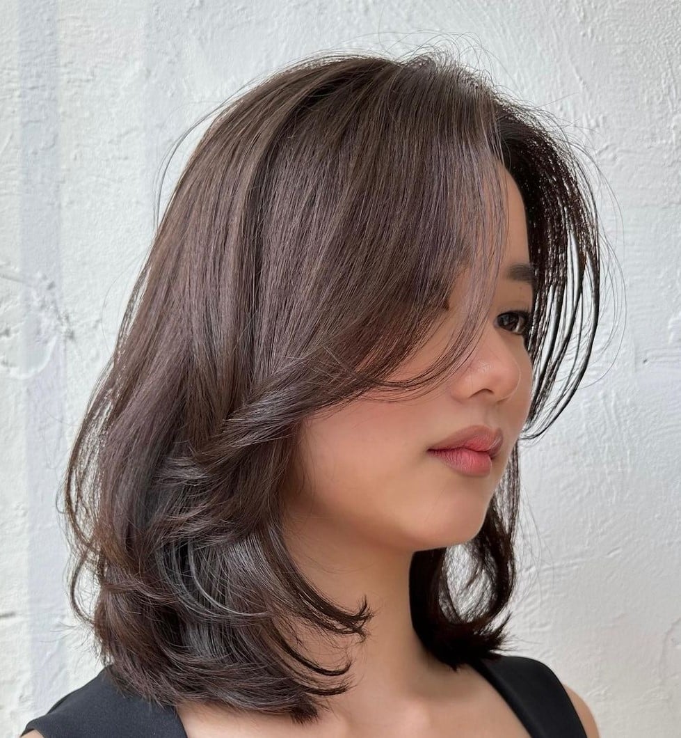 Collarbone Layered Lob With Dark Brown Waves — Classy Volumizing Hair