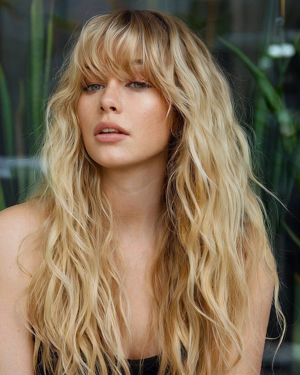 Long Blonde With Curtain Bangs And Highlights — Classy Wavy Hair Hairstyles
