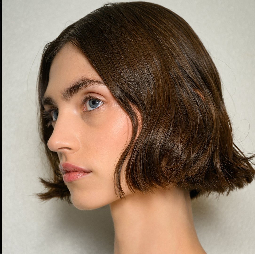Sharp Chin-Length Bob With Soft Waves — Classy Wavy Hair Hairstyles