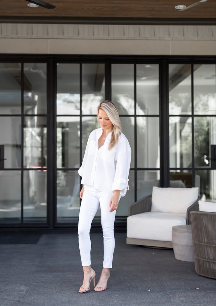 Oversized White Shirt With White Skinny Jeans — Classy White Blouse Outfit