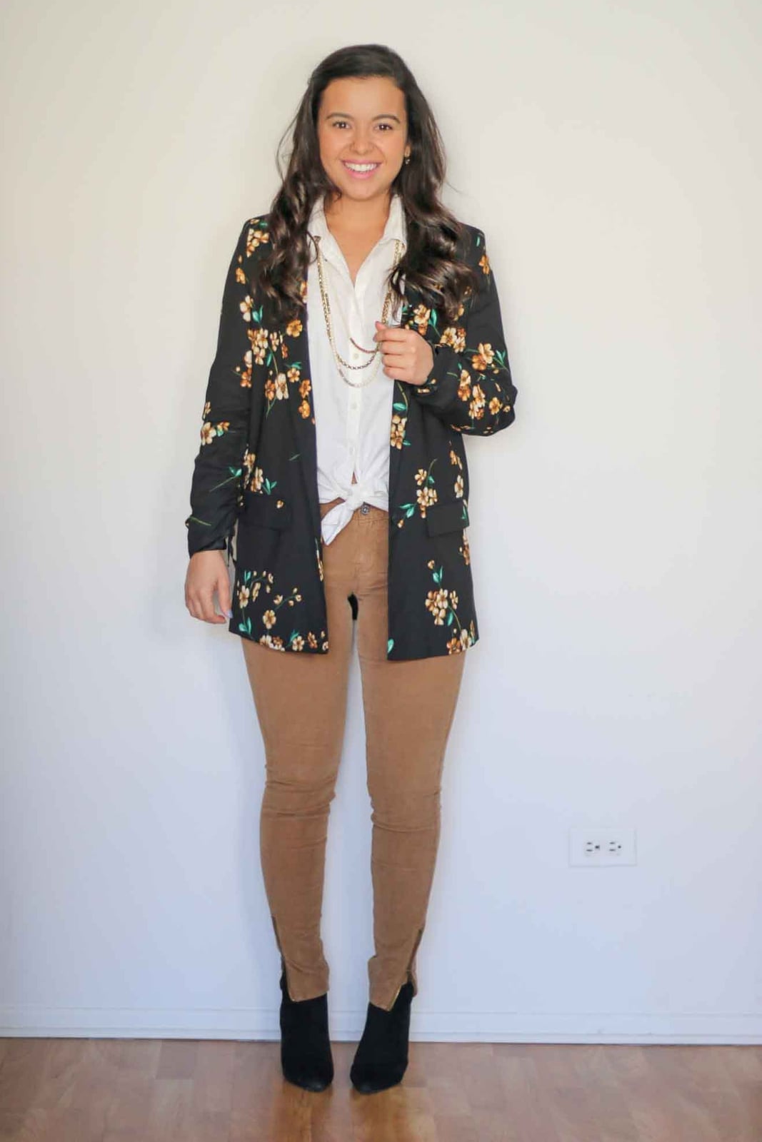 White Button Down Shirt Tied At Waist — Classy White Blouse Outfit