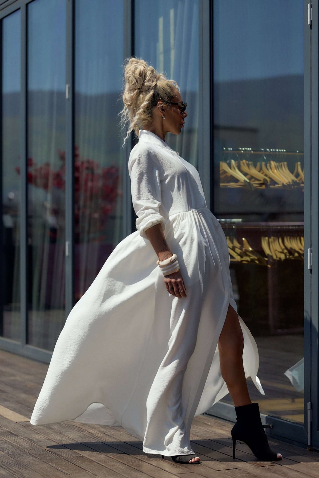 Textured White Maxi Dress With High Slit Textured White Maxi Dress With High Slit — Classy White Dresses Outfit