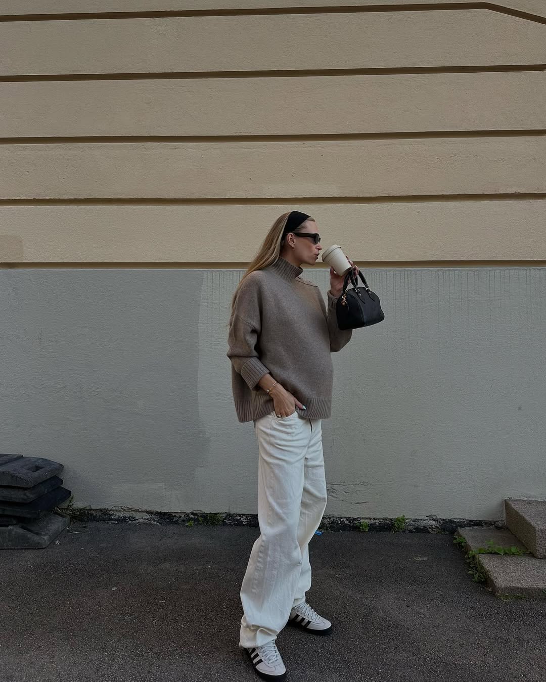 White Wide Leg Jeans With Taupe Sweater And Black Accessories White Wide Leg Jeans With Taupe Sweater And Black Accessories — Classy White Jeans Outfits