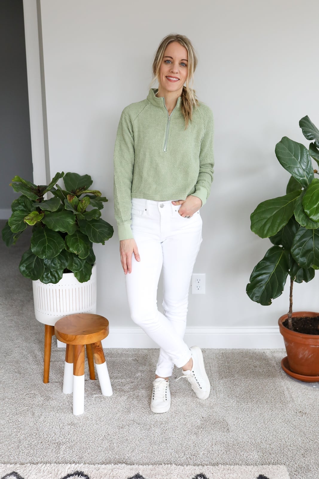 White Straight Leg Jeans With Green Sweatshirt White Straight Leg Jeans With Green Sweatshirt — Classy White Jeans Outfits