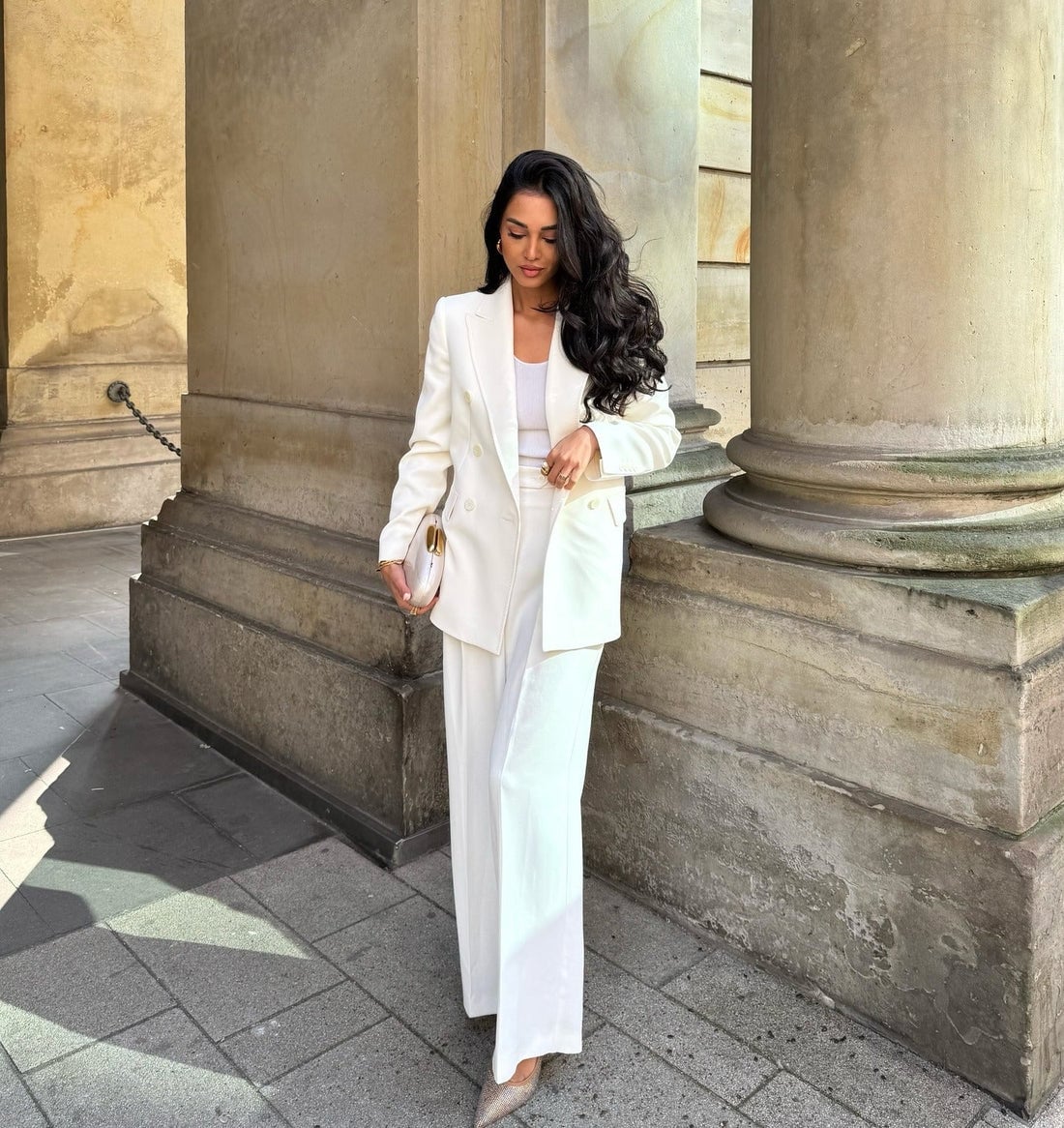 A White Pantsuit With Wide Leg Trousers A White Pantsuit With Wide Leg Trousers — Classy White Outfits