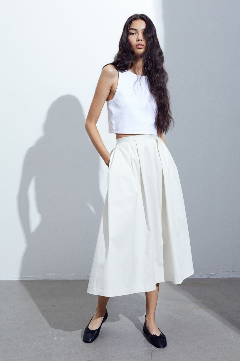 A Cropped Tank With a Pleated Midi Skirt A Cropped Tank With a Pleated Midi Skirt — Classy White Outfits