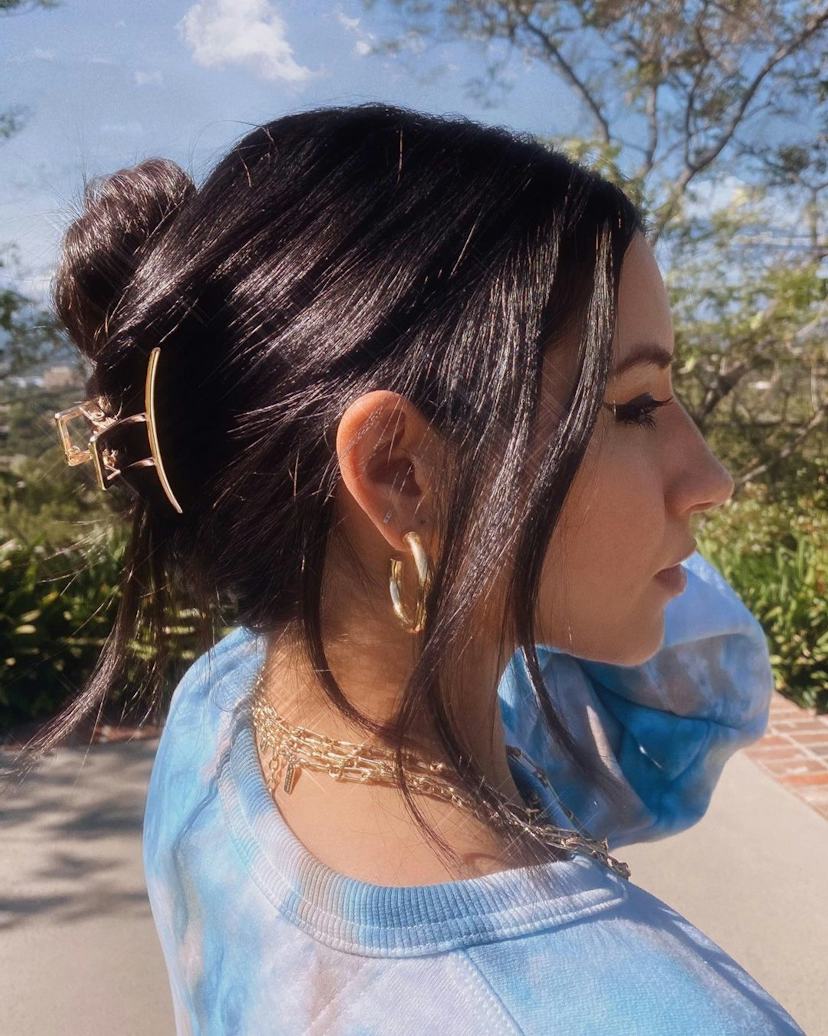 Messy Updo Secured With Gold Claw Clip — Classy Y2K Updo