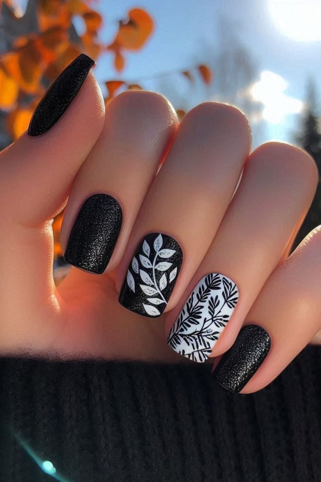 Short Square Matte Black with White Leaf Patterns Short Square Matte Black with White Leaf Patterns — Cute Black Nails