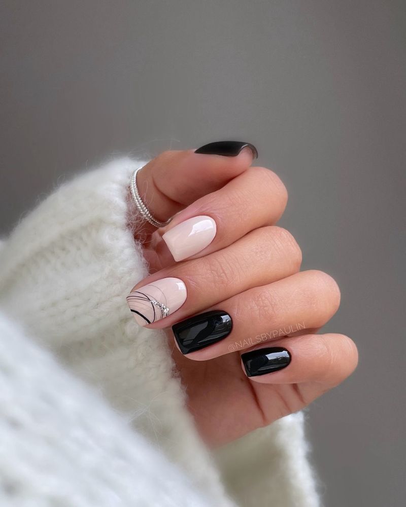 Short Square Black White Swirls and Rhinestone Accent Short Square Black White Swirls and Rhinestone Accent — Cute Black Nails