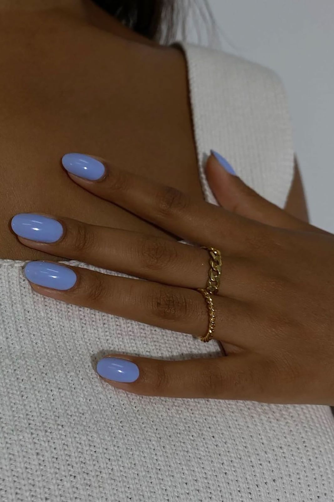 White Base Blue Polka Dot Stripe Petal Short Almond Nails White Base Blue Polka Dot Stripe Petal Short Almond Nails — Cute Blue Nails