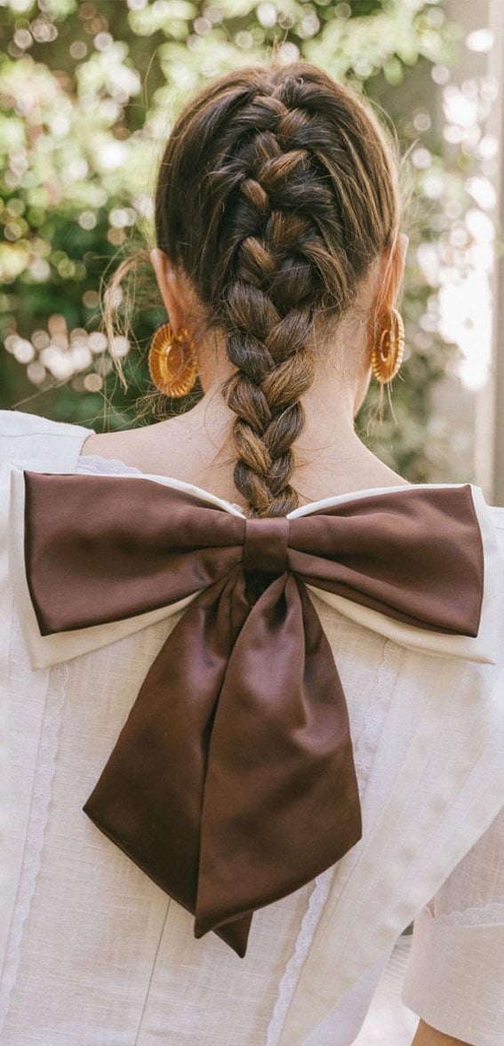 Messy Updo With Loose Tendrils Messy Updo With Loose Tendrils — Cute Chic Hairstyles