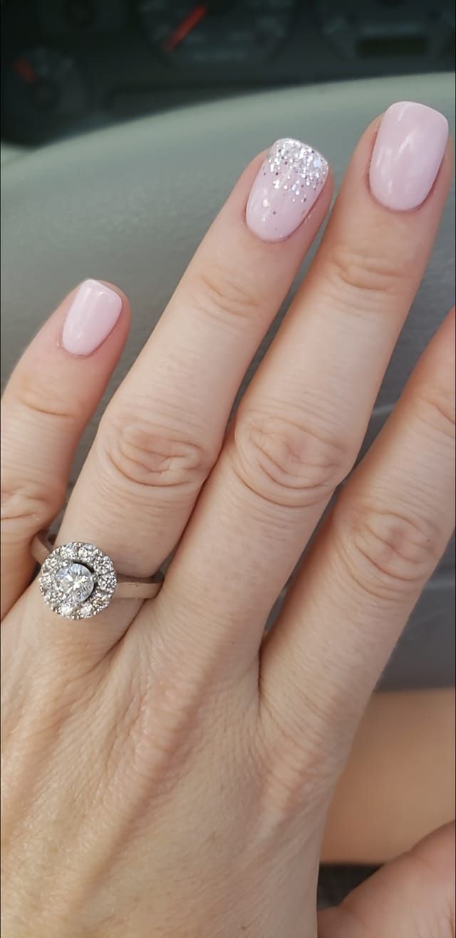 Short Square Pale Pink Glitter Accent Nails — Cute Dip Powder Nails