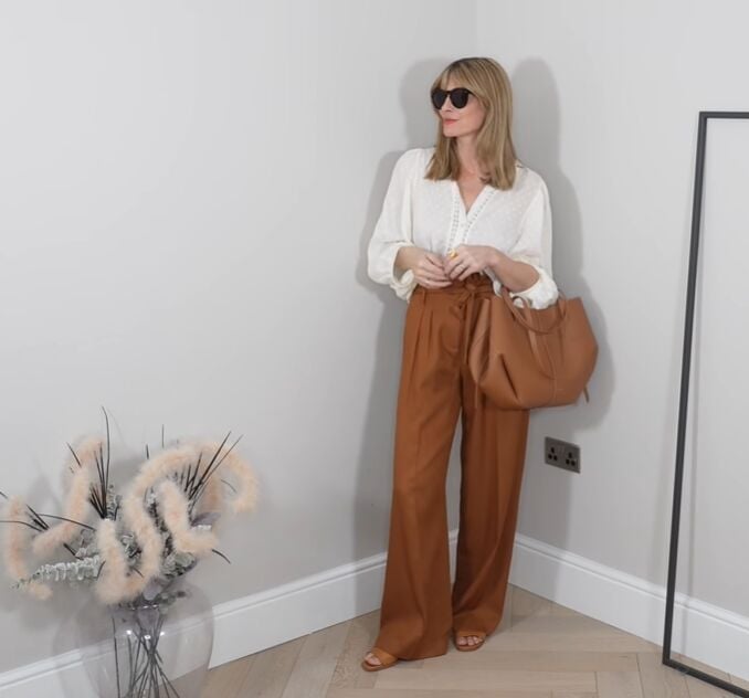 Wide Leg Trousers With Textured Blouse and Tan Flat Sandals Wide Leg Trousers With Textured Blouse and Tan Flat Sandals — Cute Elegant Outfits