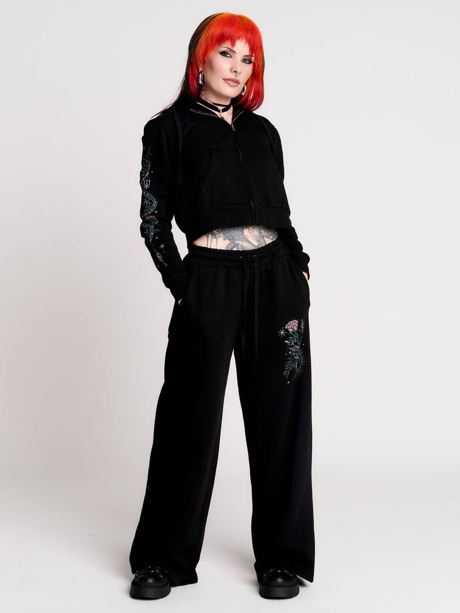 Embroidered Dragon Hoodie and Sweatpants With Choker Necklace Embroidered Dragon Hoodie and Sweatpants With Choker Necklace — Cute Emo Outfits