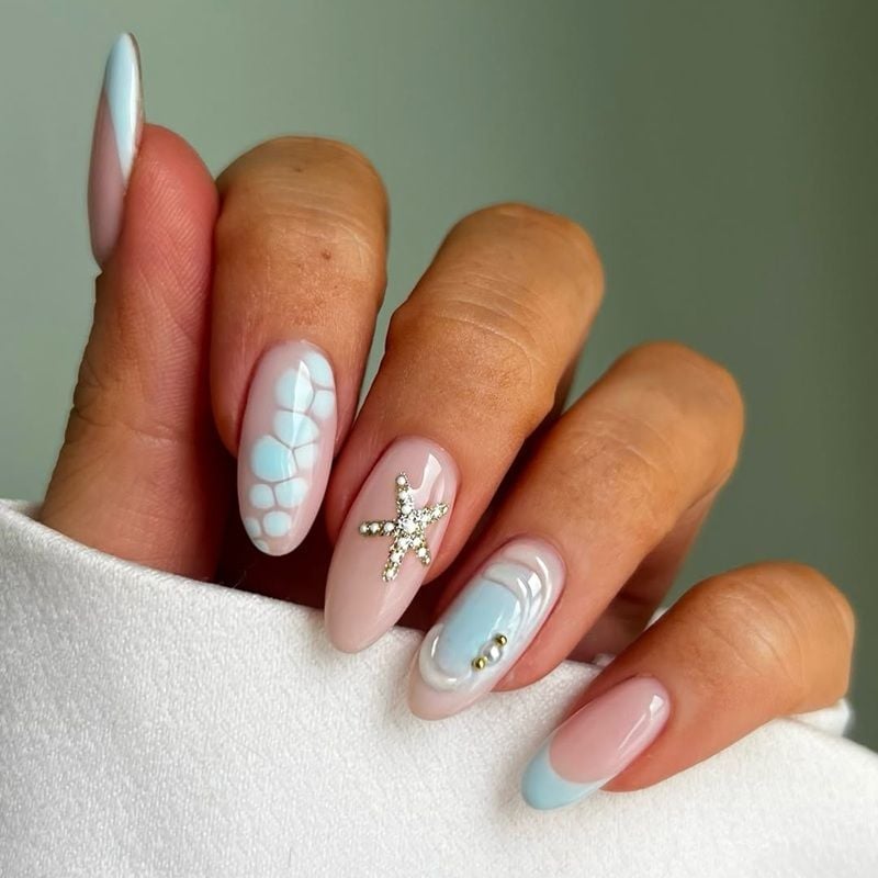Starfish and Blue French Medium Almond Nails With звезда из страз — Cute Gel X Nails