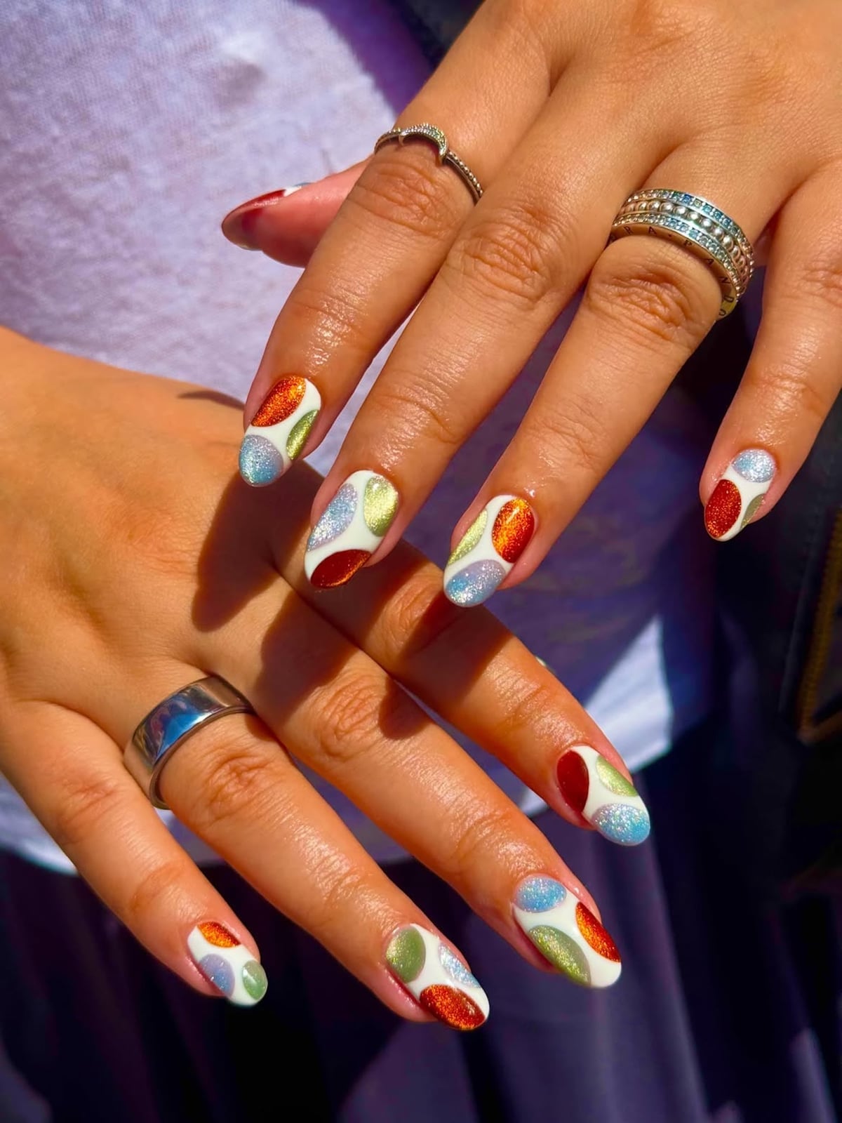 Short Oval Abstract Metallic Glitter Nails — Cute Nail Art Inspo