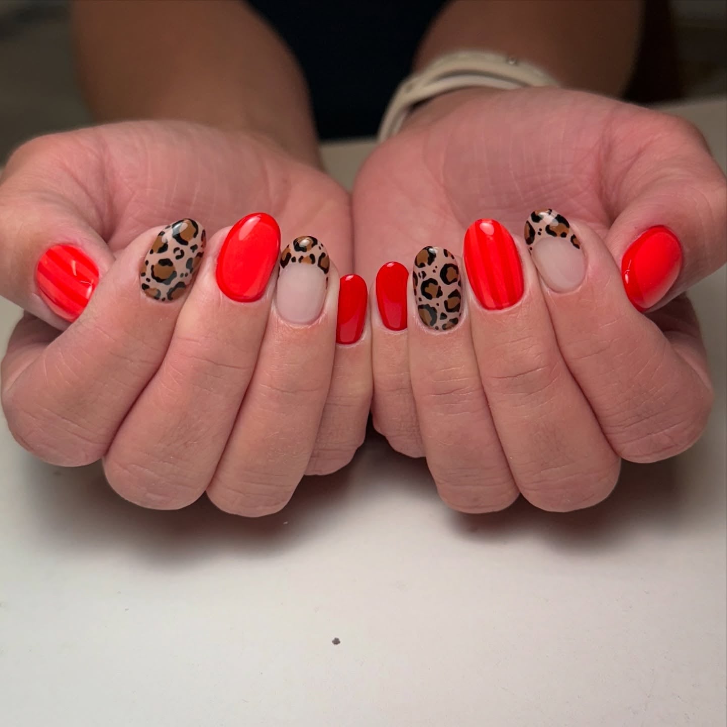 Bright Red Oval Nails With Leopard Print Bright Red Oval Nails With Leopard Print — Cute Oval Nails
