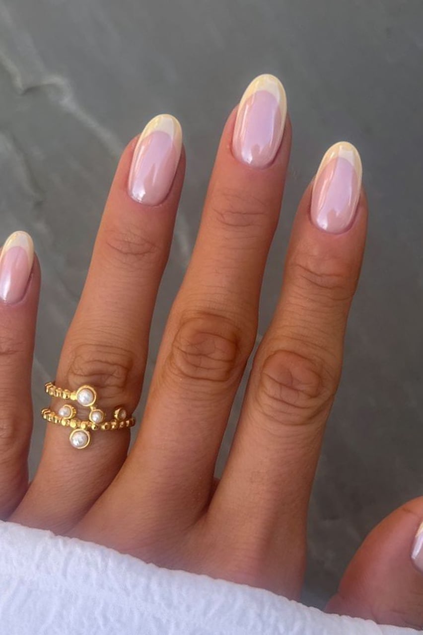 Pearlescent Sheer Pink Pale Yellow French Oval Nails Pearlescent Sheer Pink Pale Yellow French Oval Nails — Cute Oval Nails