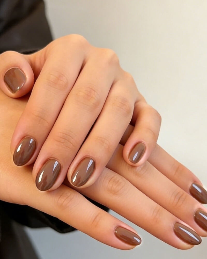Milky Pink Oval Nails With White Heart Accent Milky Pink Oval Nails With White Heart Accent — Cute Oval Nails