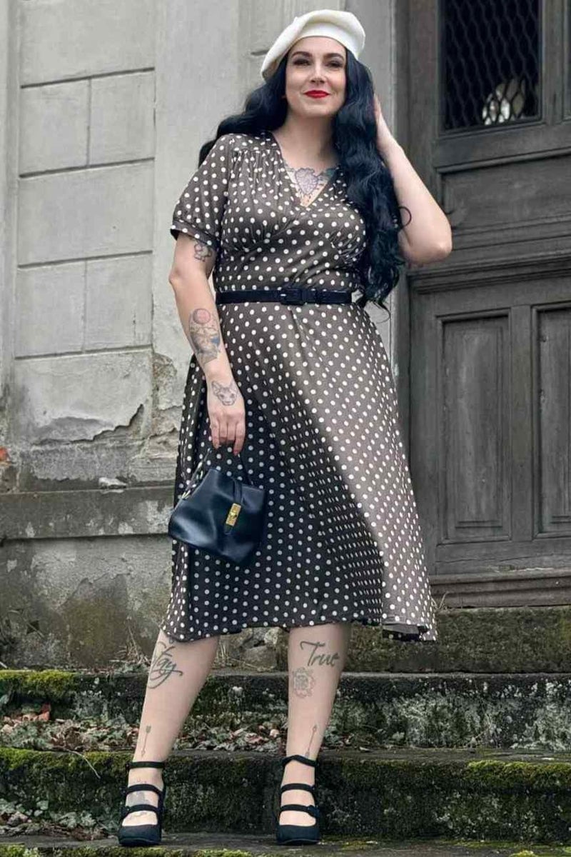 Vintage Polka Dot Day Dress With White Beret — Cute Polka Dot Outfits