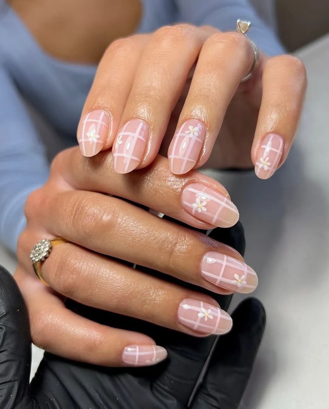 Short Oval Nude Grid Floral Nails — Cute Short Birthday Nails