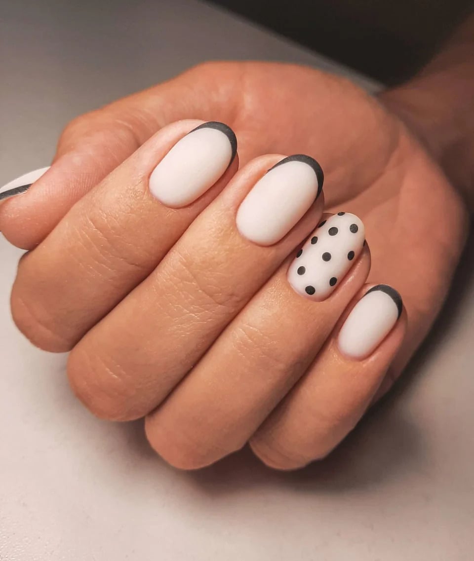 Matte White With Black French Tip And Dots Nails Matte White With Black French Tip And Dots Nails — Cute Short Round Nails