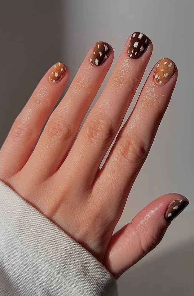 Fawn Spotted Pattern Short Round Nails Fawn Spotted Pattern Short Round Nails — Cute Short Round Nails