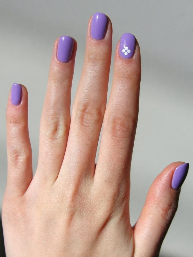 Lavender Glossy Nails With Flower Accent Lavender Glossy Nails With Flower Accent — Cute Short Round Nails