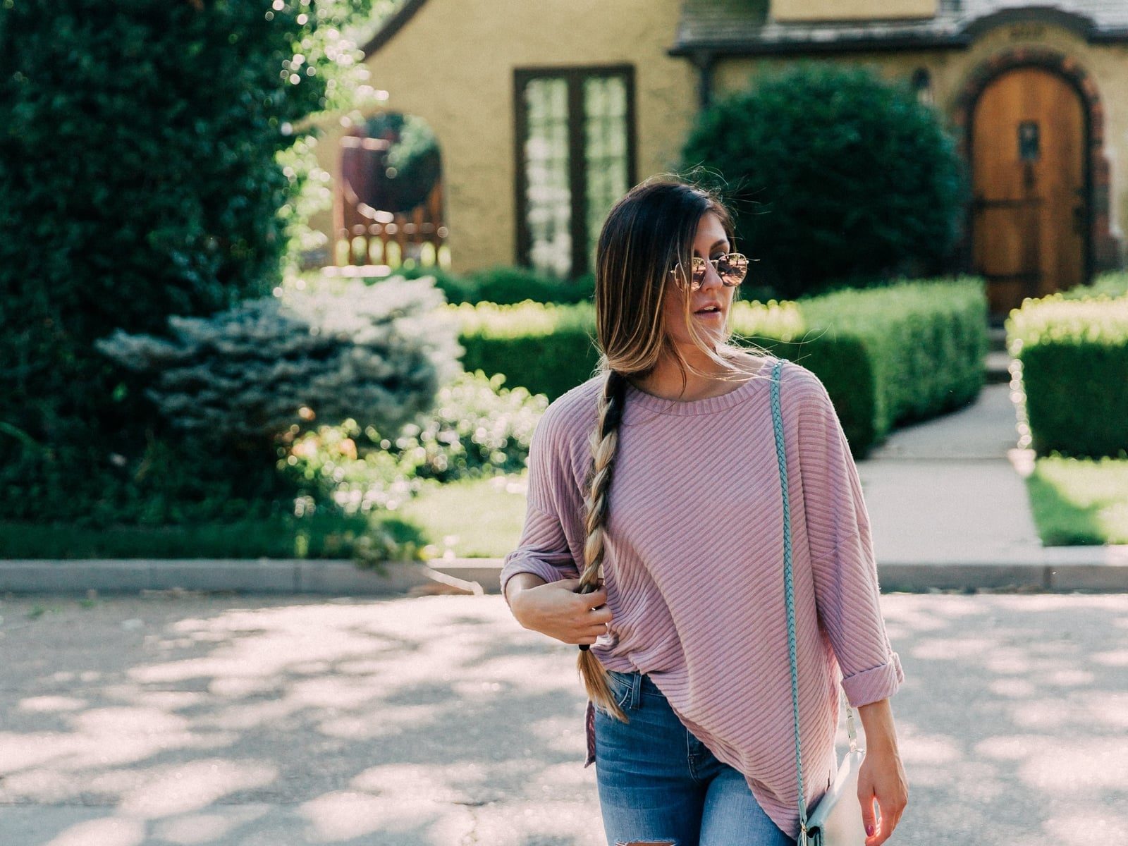 Pink Ribbed Sweater With Distressed Jeans Pink Ribbed Sweater With Distressed Jeans — Cute Simple Outfits