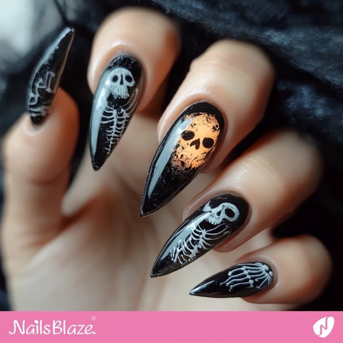 Long Stiletto Black Nails With Glowing Skull Long Stiletto Black Nails With Glowing Skull — Cute Skull Nails