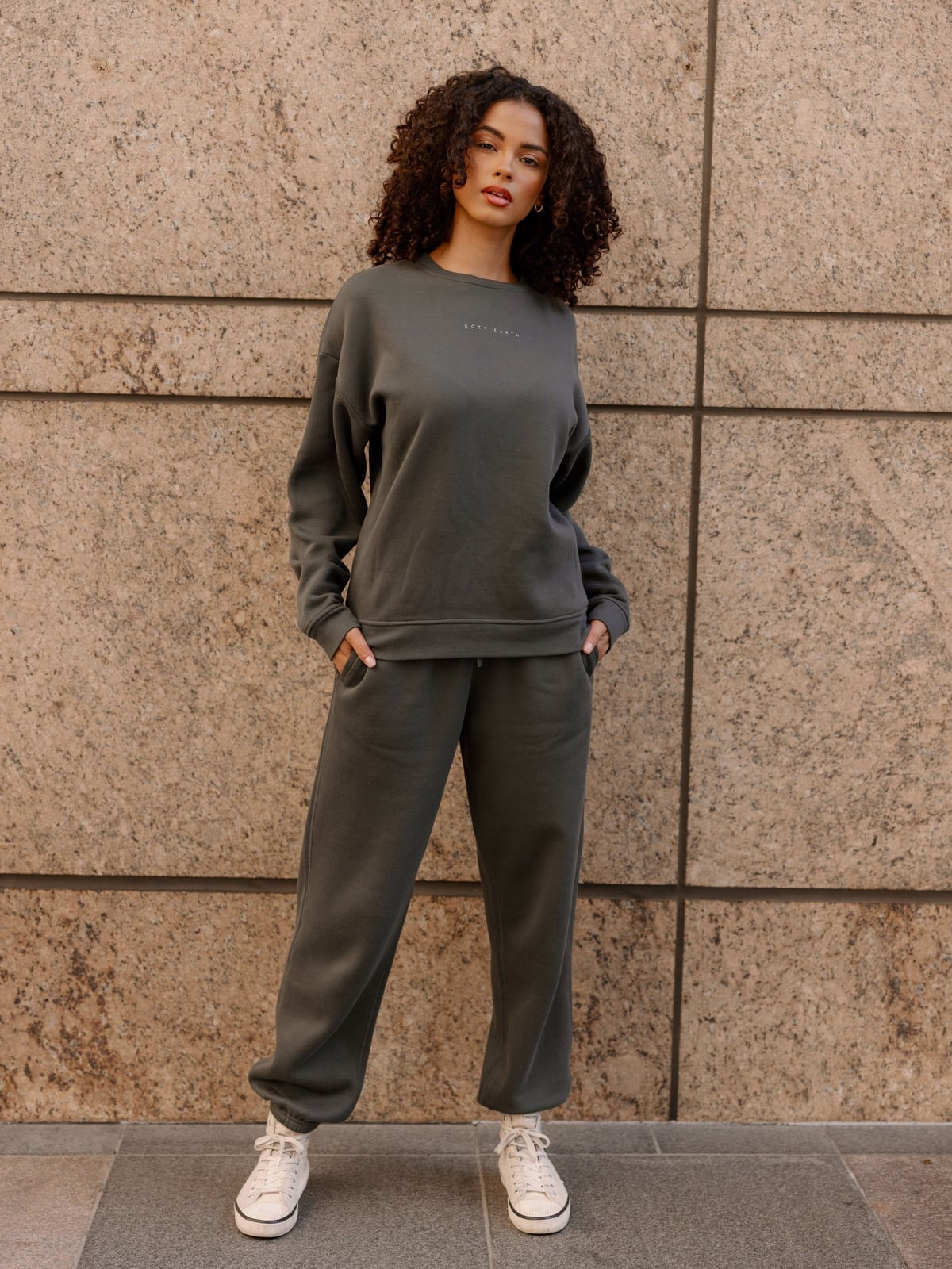 Monochromatic Grey Sweat Suit with White Sneakers and Relaxed Fit — Cute Sweatpants Outfit Inspo