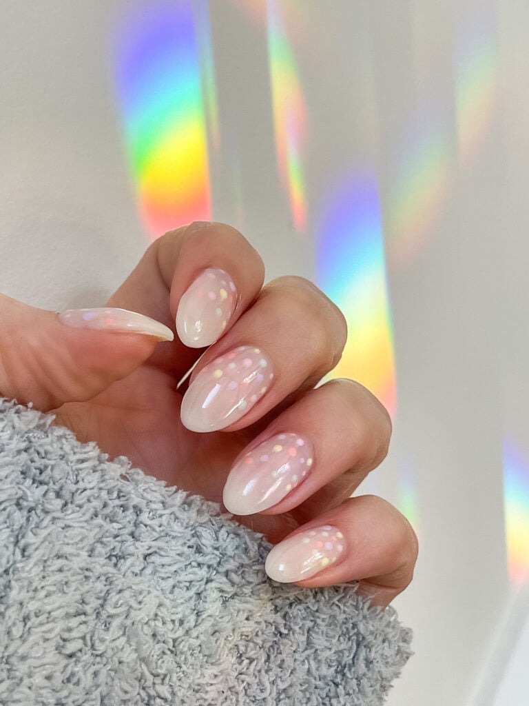 Short Oval Sheer Pink Glitter Dots Short Oval Sheer Pink Glitter Dots — Cute Trendy Nails