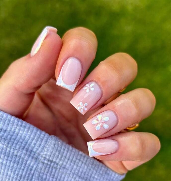 Short Square White Flower French Tip Nails Short Square White Flower French Tip Nails — Cute White Nails