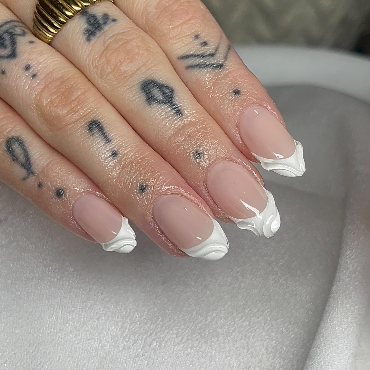 Short Almond Wavy White French Tip Nails Short Almond Wavy White French Tip Nails — Cute White Nails